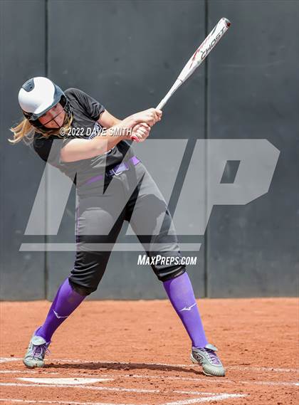 Thumbnail 2 in Keokuk vs Iowa City West (Varsity Classic) photogallery.