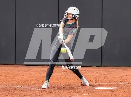 Thumbnail 2 in Keokuk vs Iowa City West (Varsity Classic) photogallery.