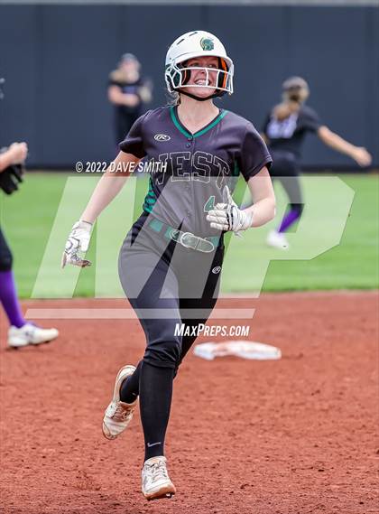 Thumbnail 1 in Keokuk vs Iowa City West (Varsity Classic) photogallery.