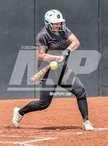 Thumbnail 2 in Keokuk vs Iowa City West (Varsity Classic) photogallery.