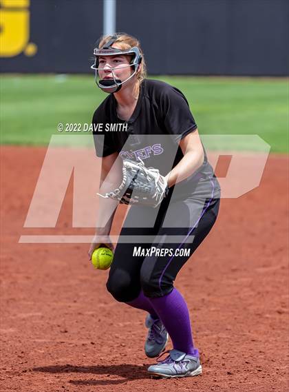 Thumbnail 2 in Keokuk vs Iowa City West (Varsity Classic) photogallery.