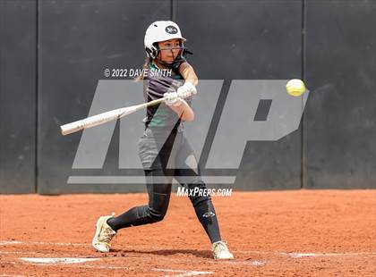 Thumbnail 2 in Keokuk vs Iowa City West (Varsity Classic) photogallery.