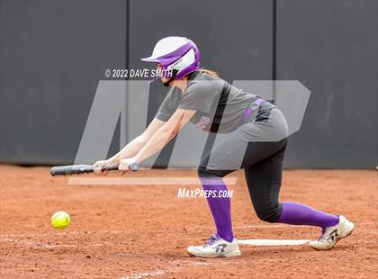 Thumbnail 1 in Keokuk vs Iowa City West (Varsity Classic) photogallery.