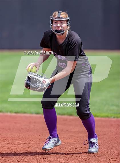 Thumbnail 3 in Keokuk vs Iowa City West (Varsity Classic) photogallery.