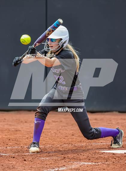 Thumbnail 3 in Keokuk vs Iowa City West (Varsity Classic) photogallery.
