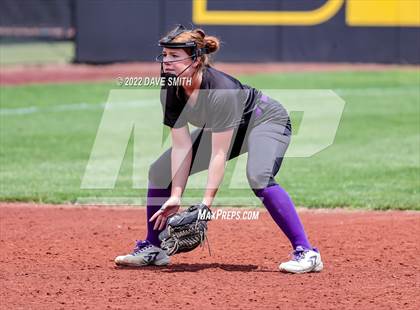 Thumbnail 2 in Keokuk vs Iowa City West (Varsity Classic) photogallery.
