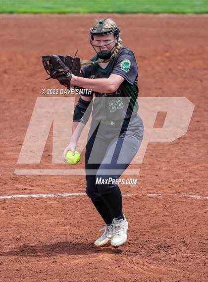 Thumbnail 2 in Keokuk vs Iowa City West (Varsity Classic) photogallery.