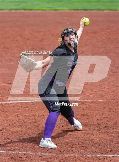 Thumbnail 2 in Keokuk vs Iowa City West (Varsity Classic) photogallery.