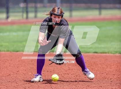 Thumbnail 1 in Keokuk vs Iowa City West (Varsity Classic) photogallery.