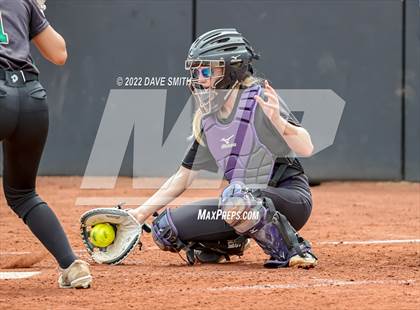 Thumbnail 1 in Keokuk vs Iowa City West (Varsity Classic) photogallery.