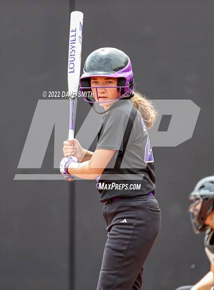 Thumbnail 1 in Keokuk vs Iowa City West (Varsity Classic) photogallery.