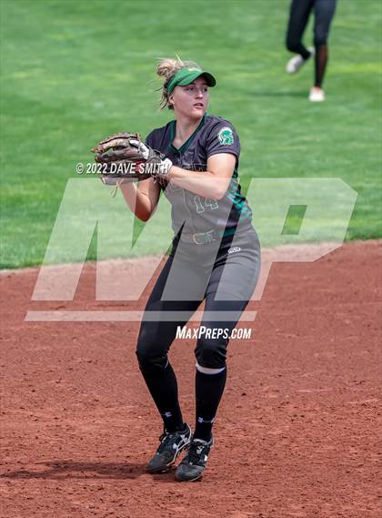 Thumbnail 3 in Keokuk vs Iowa City West (Varsity Classic) photogallery.