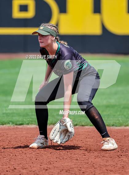 Thumbnail 1 in Keokuk vs Iowa City West (Varsity Classic) photogallery.