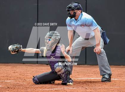 Thumbnail 2 in Keokuk vs Iowa City West (Varsity Classic) photogallery.
