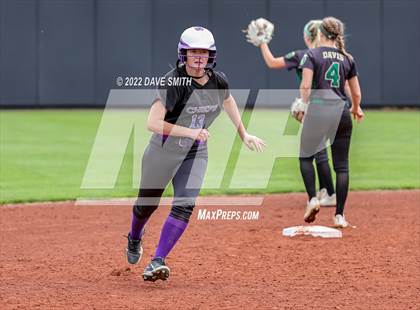 Thumbnail 2 in Keokuk vs Iowa City West (Varsity Classic) photogallery.