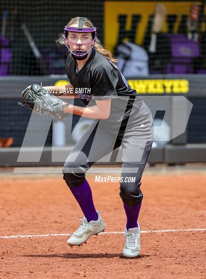 Thumbnail 3 in Keokuk vs Iowa City West (Varsity Classic) photogallery.
