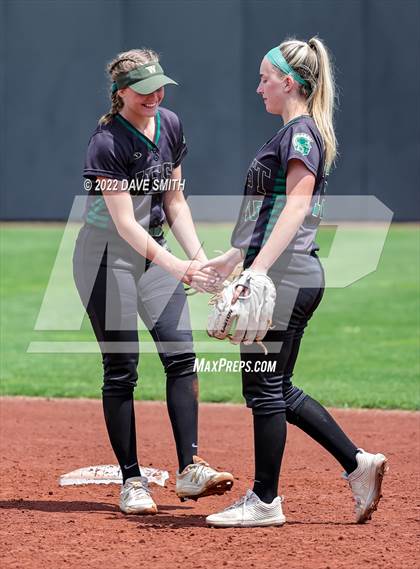 Thumbnail 2 in Keokuk vs Iowa City West (Varsity Classic) photogallery.