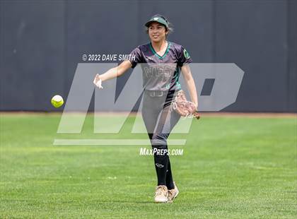 Thumbnail 3 in Keokuk vs Iowa City West (Varsity Classic) photogallery.