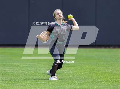 Thumbnail 2 in Keokuk vs Iowa City West (Varsity Classic) photogallery.