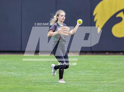 Thumbnail 2 in Keokuk vs Iowa City West (Varsity Classic) photogallery.