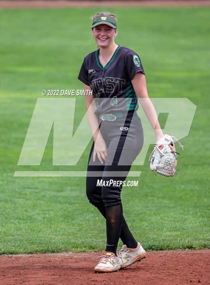 Thumbnail 2 in Keokuk vs Iowa City West (Varsity Classic) photogallery.