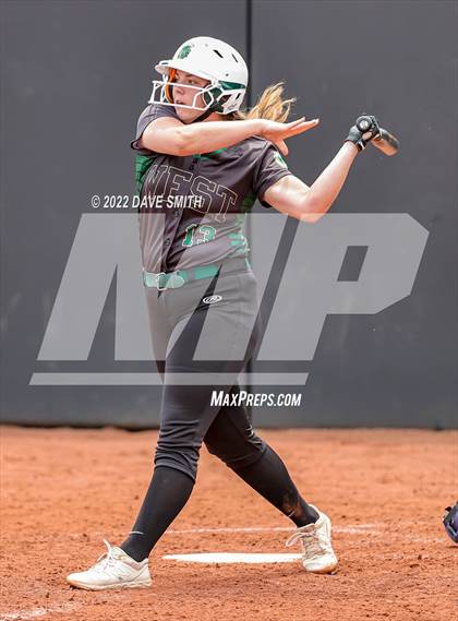 Thumbnail 3 in Keokuk vs Iowa City West (Varsity Classic) photogallery.