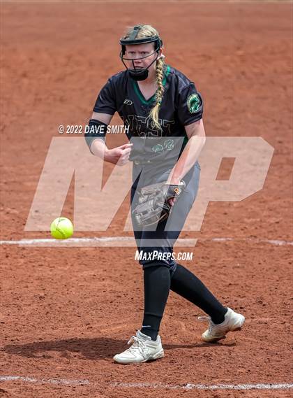 Thumbnail 1 in Keokuk vs Iowa City West (Varsity Classic) photogallery.