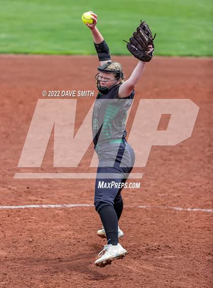 Thumbnail 2 in Keokuk vs Iowa City West (Varsity Classic) photogallery.