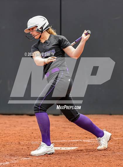 Thumbnail 3 in Keokuk vs Iowa City West (Varsity Classic) photogallery.