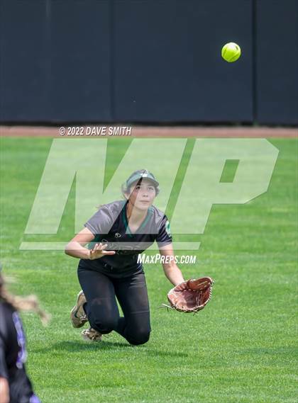 Thumbnail 2 in Keokuk vs Iowa City West (Varsity Classic) photogallery.