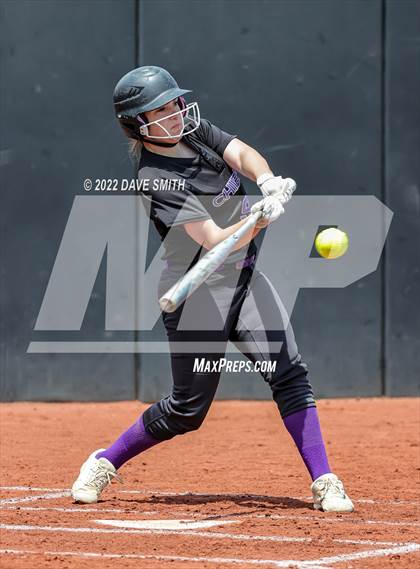 Thumbnail 2 in Keokuk vs Iowa City West (Varsity Classic) photogallery.
