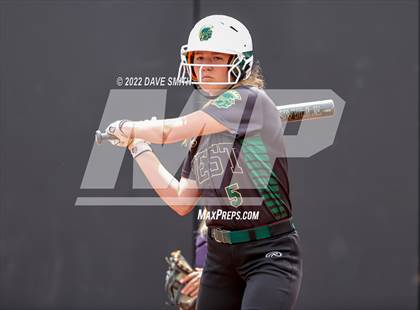 Thumbnail 3 in Keokuk vs Iowa City West (Varsity Classic) photogallery.