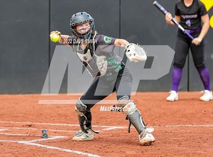 Thumbnail 2 in Keokuk vs Iowa City West (Varsity Classic) photogallery.