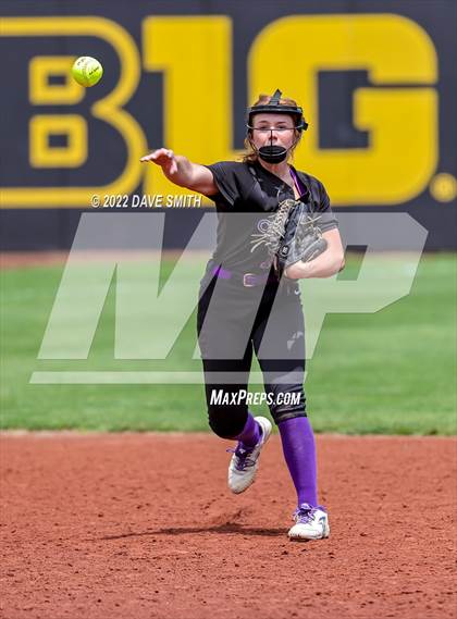 Thumbnail 1 in Keokuk vs Iowa City West (Varsity Classic) photogallery.