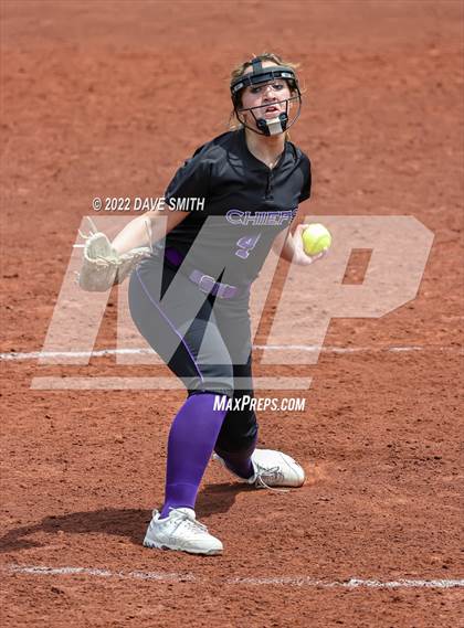 Thumbnail 1 in Keokuk vs Iowa City West (Varsity Classic) photogallery.