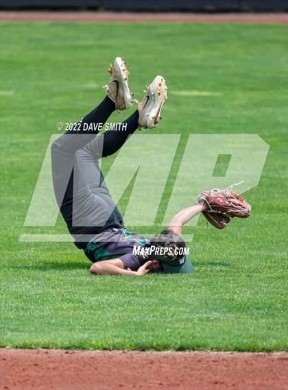 Thumbnail 3 in Keokuk vs Iowa City West (Varsity Classic) photogallery.