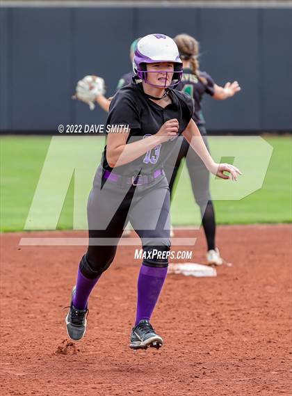Thumbnail 3 in Keokuk vs Iowa City West (Varsity Classic) photogallery.