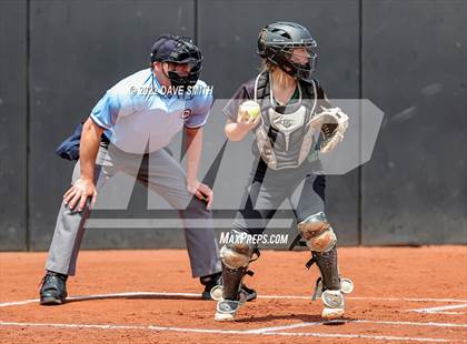 Thumbnail 1 in Keokuk vs Iowa City West (Varsity Classic) photogallery.