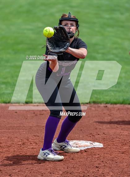 Thumbnail 3 in Keokuk vs Iowa City West (Varsity Classic) photogallery.