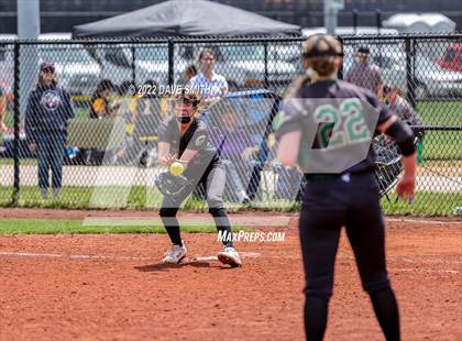 Thumbnail 2 in Keokuk vs Iowa City West (Varsity Classic) photogallery.