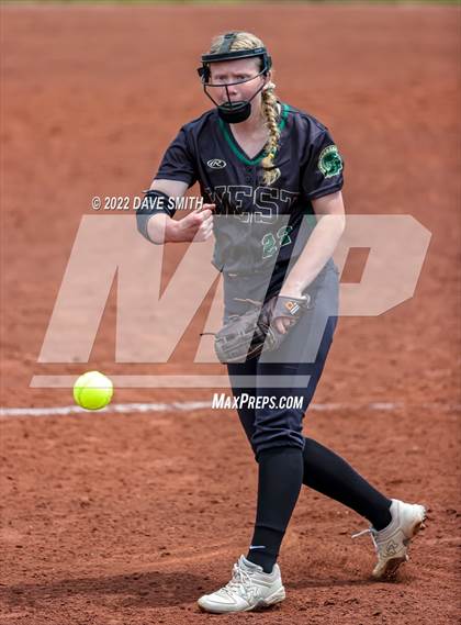 Thumbnail 2 in Keokuk vs Iowa City West (Varsity Classic) photogallery.