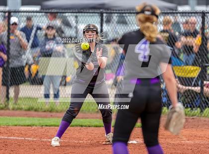 Thumbnail 2 in Keokuk vs Iowa City West (Varsity Classic) photogallery.