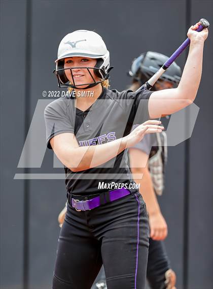 Thumbnail 1 in Keokuk vs Iowa City West (Varsity Classic) photogallery.
