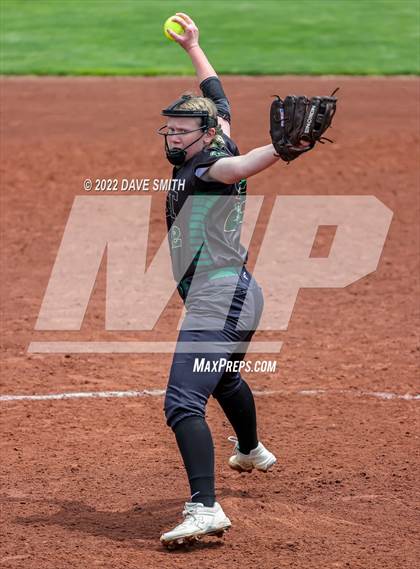 Thumbnail 2 in Keokuk vs Iowa City West (Varsity Classic) photogallery.