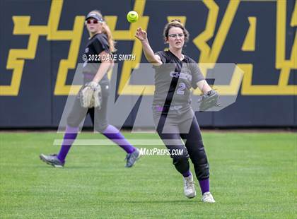 Thumbnail 1 in Keokuk vs Iowa City West (Varsity Classic) photogallery.