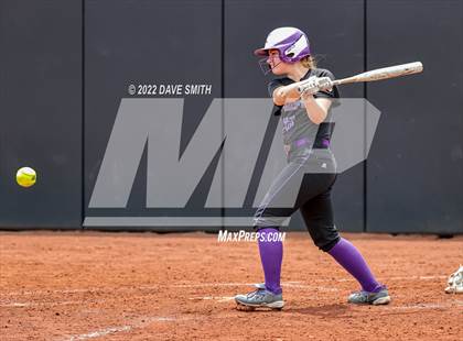 Thumbnail 1 in Keokuk vs Iowa City West (Varsity Classic) photogallery.