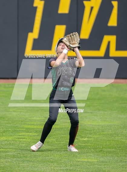 Thumbnail 3 in Keokuk vs Iowa City West (Varsity Classic) photogallery.