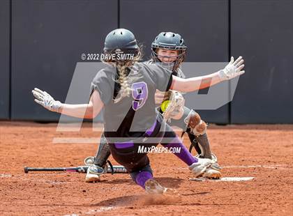 Thumbnail 3 in Keokuk vs Iowa City West (Varsity Classic) photogallery.
