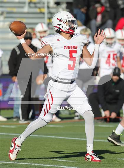 Thumbnail 1 in Milford vs. Beaver (UHSAA 1A Semifinal) photogallery.