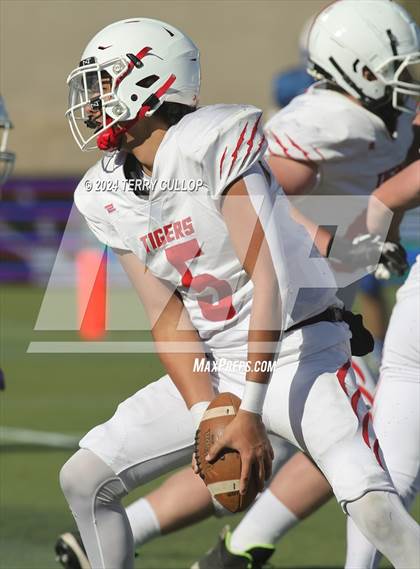 Thumbnail 1 in Milford vs. Beaver (UHSAA 1A Semifinal) photogallery.